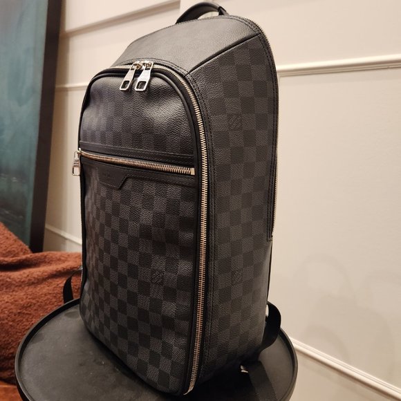 Louis Vuitton Michael Backpack NV2 - Picture 2 of 4